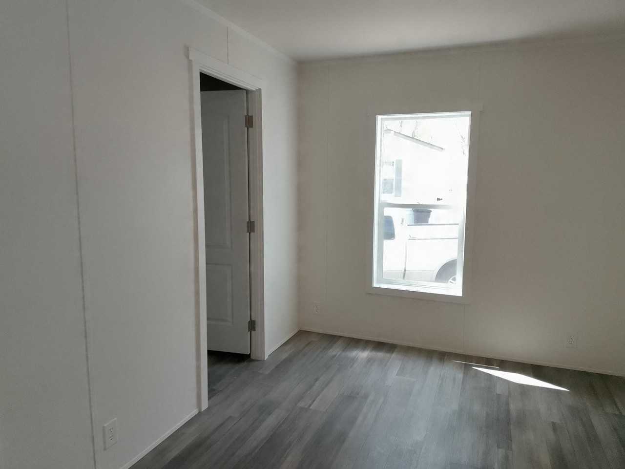 16 Alma Ln - Photo 4 of 6