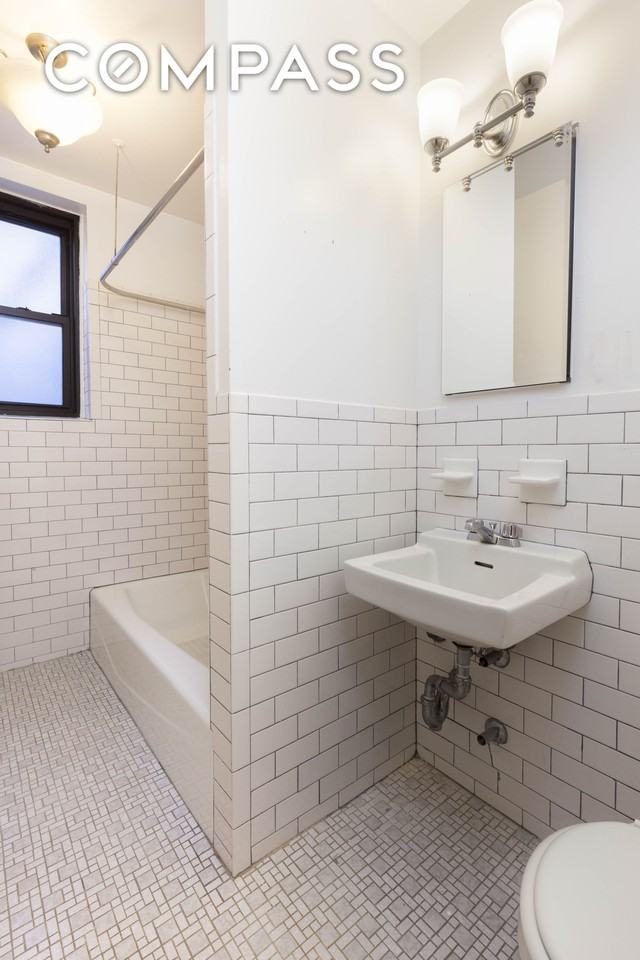 95 Lexington Ave #4C - Photo 4 of 8