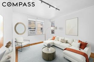 305 W 52nd St #4A - Photo 1 of 1