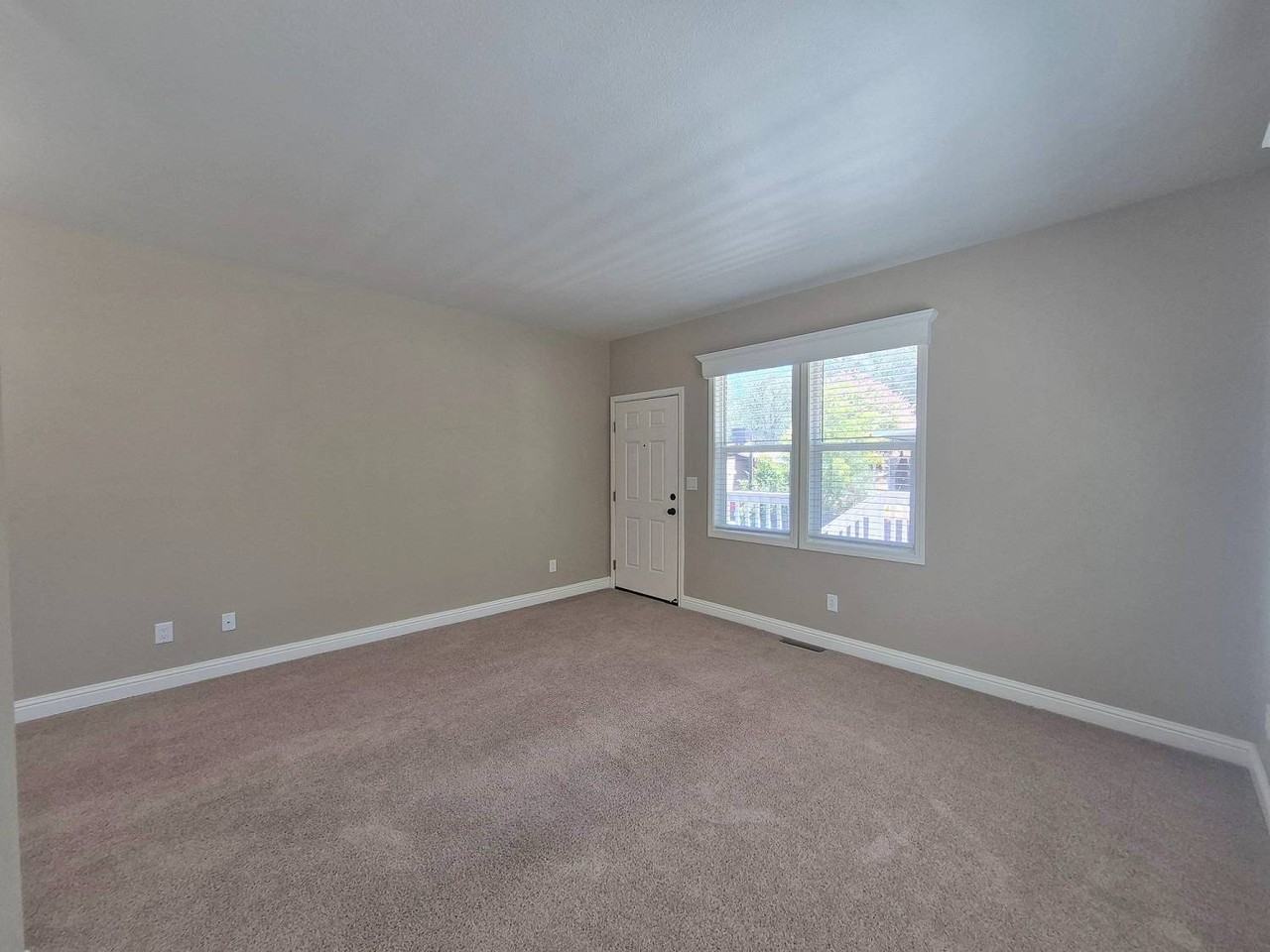 1054 Mountain Shadows Blvd #180 - Photo 4 of 12