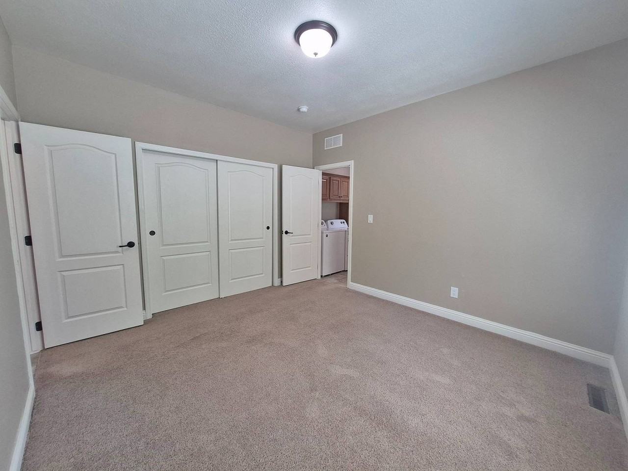 1054 Mountain Shadows Blvd #180 - Photo 7 of 12