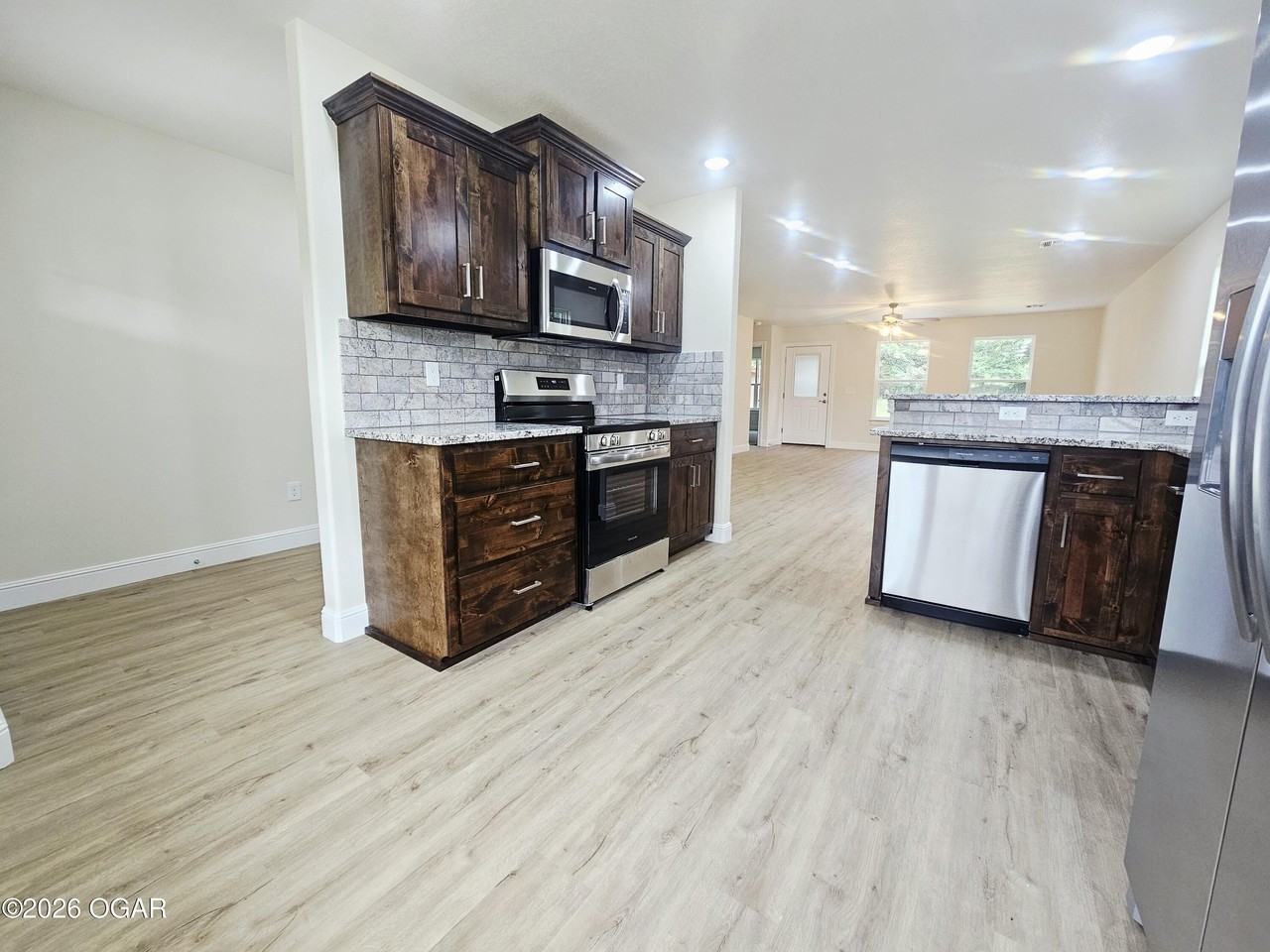 3915 Wisconsin Ave - Photo 2 of 12