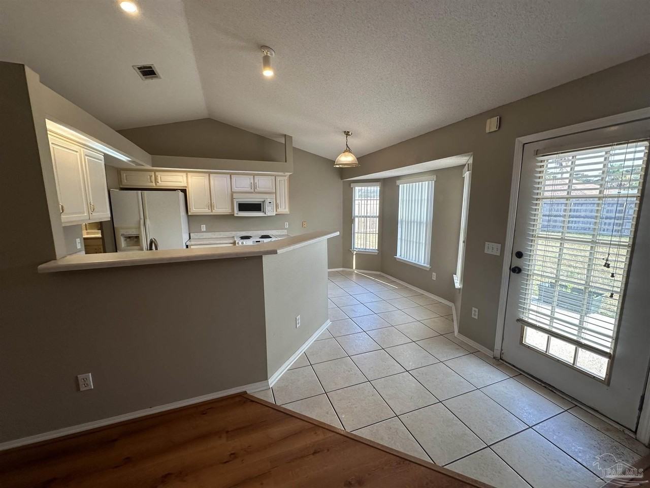 1436 Cacao Ln - Photo 6 of 20