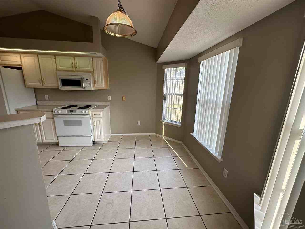 1436 Cacao Ln - Photo 7 of 20