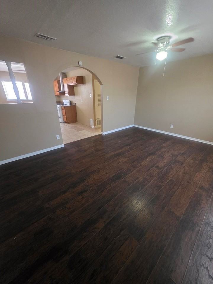 711 Ruby Dr - Photo 3 of 24