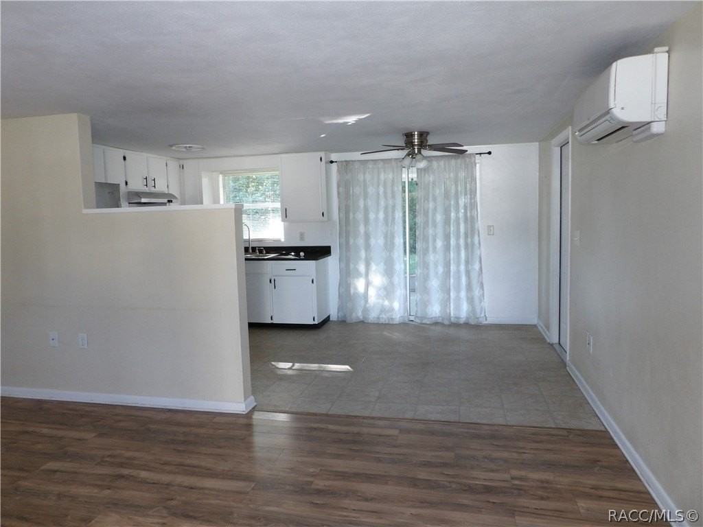3 S Davis St - Photo 2 of 6