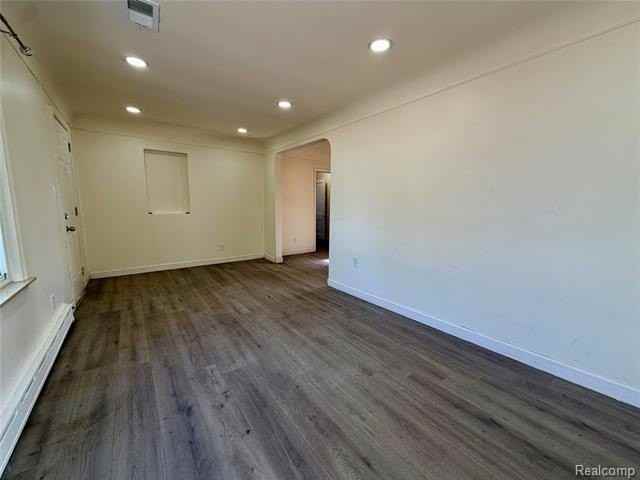 8044 Fremont St - Photo 4 of 15