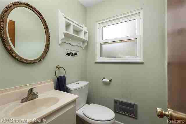 8621 Oakside Ave - Photo 7 of 31