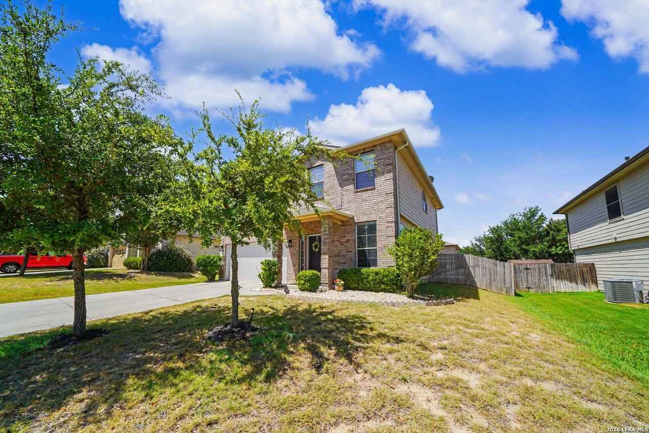 740 Fountain Gate - Photo 7 of 47