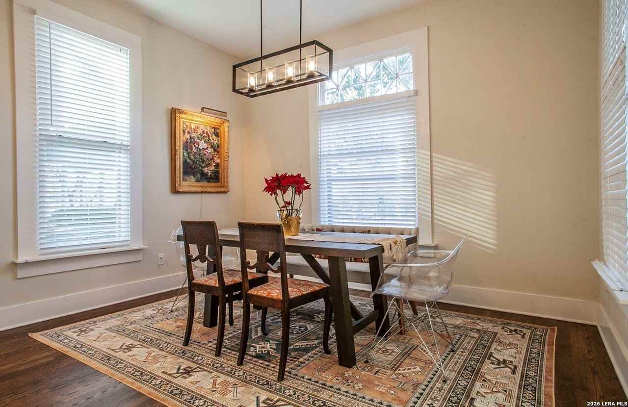 424 W Magnolia Ave #101 - Photo 3 of 32
