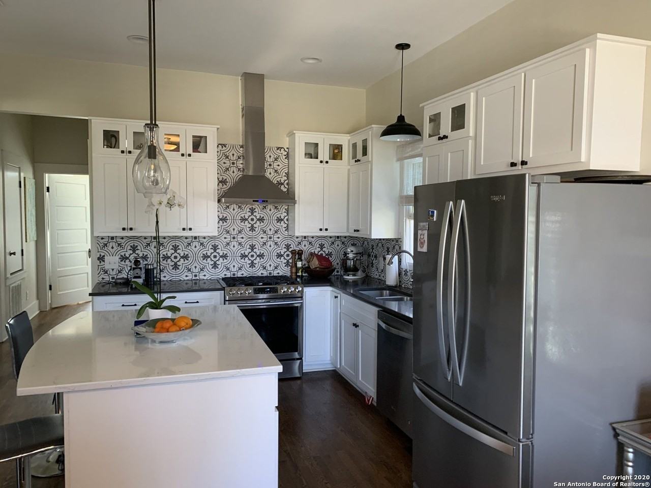 424 W Magnolia Ave #101 - Photo 6 of 32