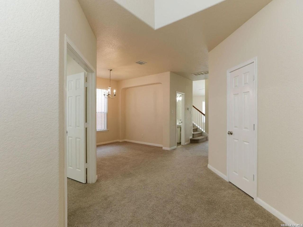 1202 Murray Winn - Photo 2 of 33