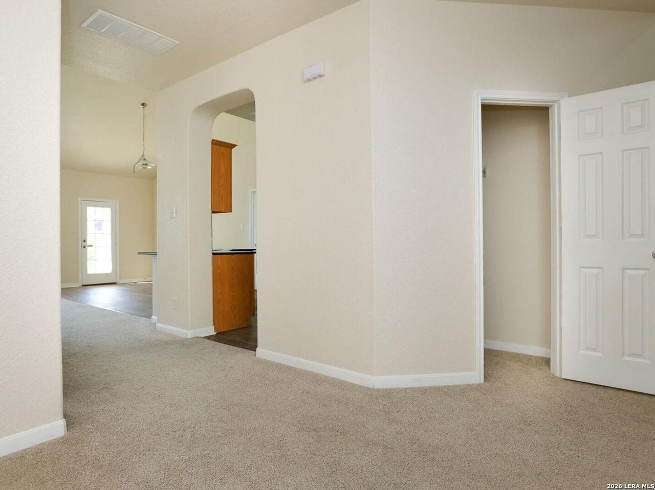 1202 Murray Winn - Photo 6 of 33