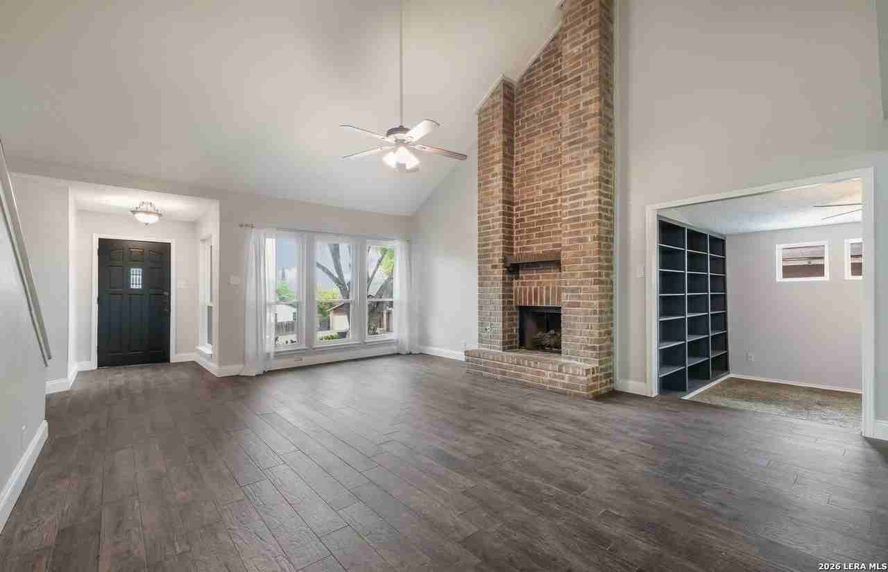 214 Crystal Cyn - Photo 2 of 16