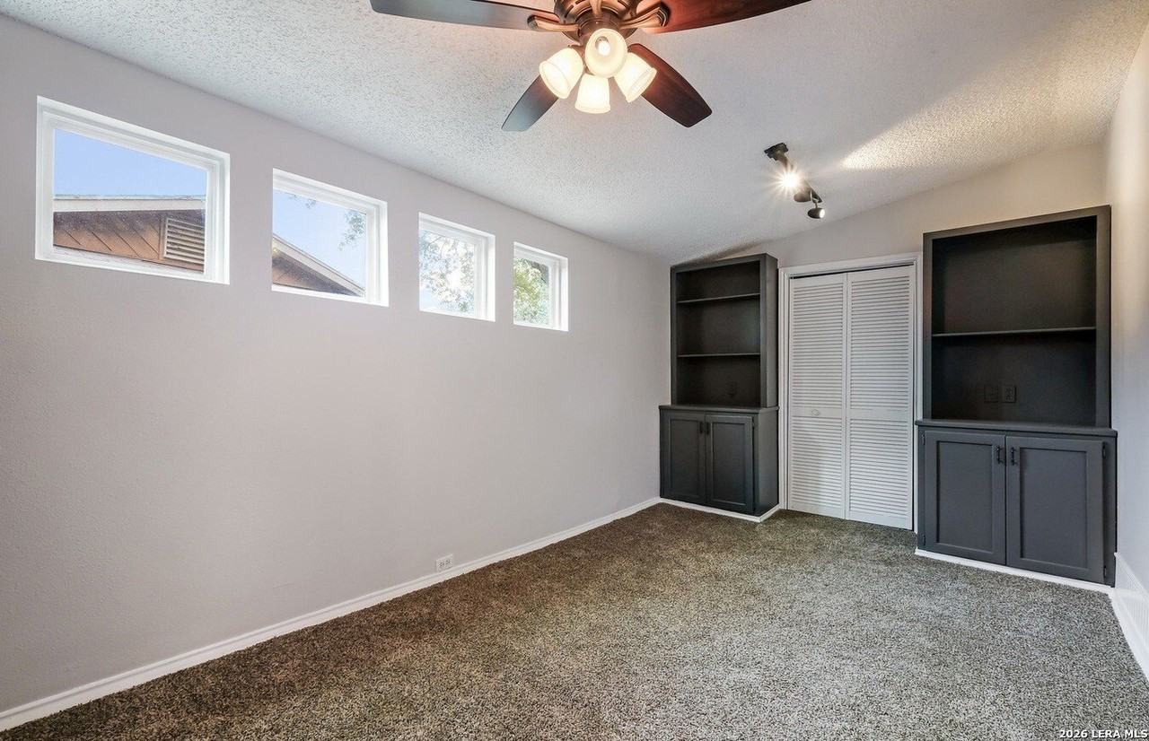 214 Crystal Cyn - Photo 7 of 16