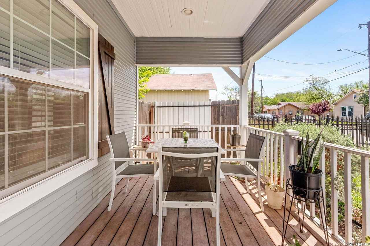 903 Potomac - Photo 3 of 17