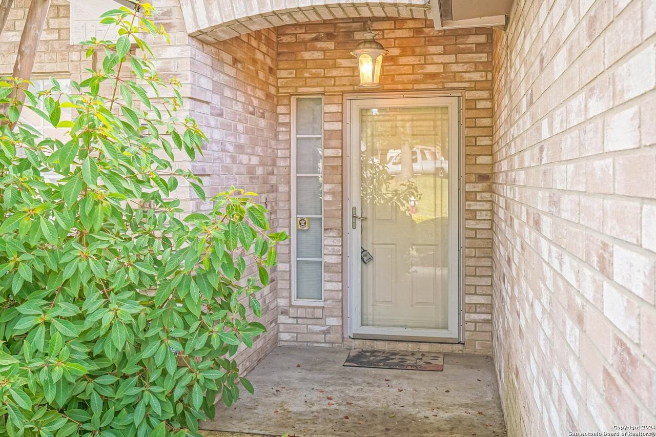 1172 Berry Creek Dr - Photo 4 of 38