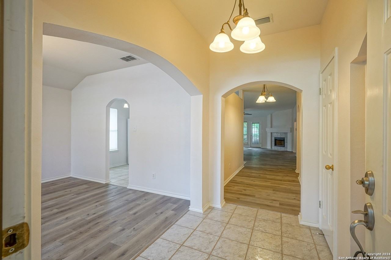 1172 Berry Creek Dr - Photo 6 of 38