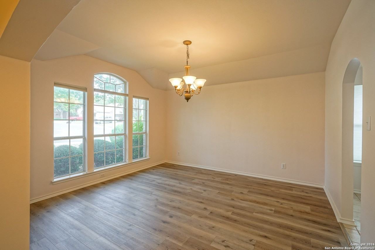 1172 Berry Creek Dr - Photo 7 of 38