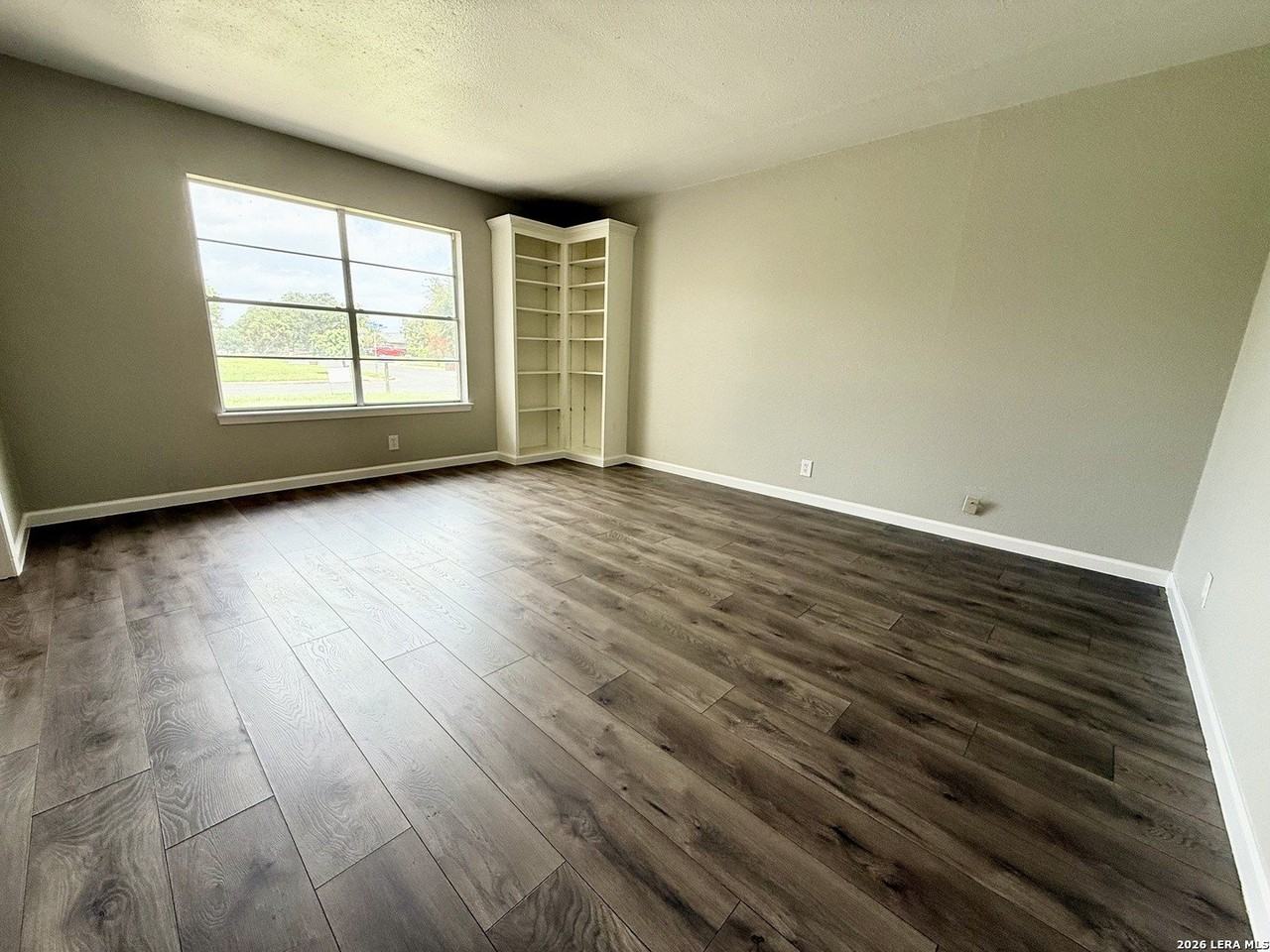 5522 Grand Lake Dr - Photo 4 of 13