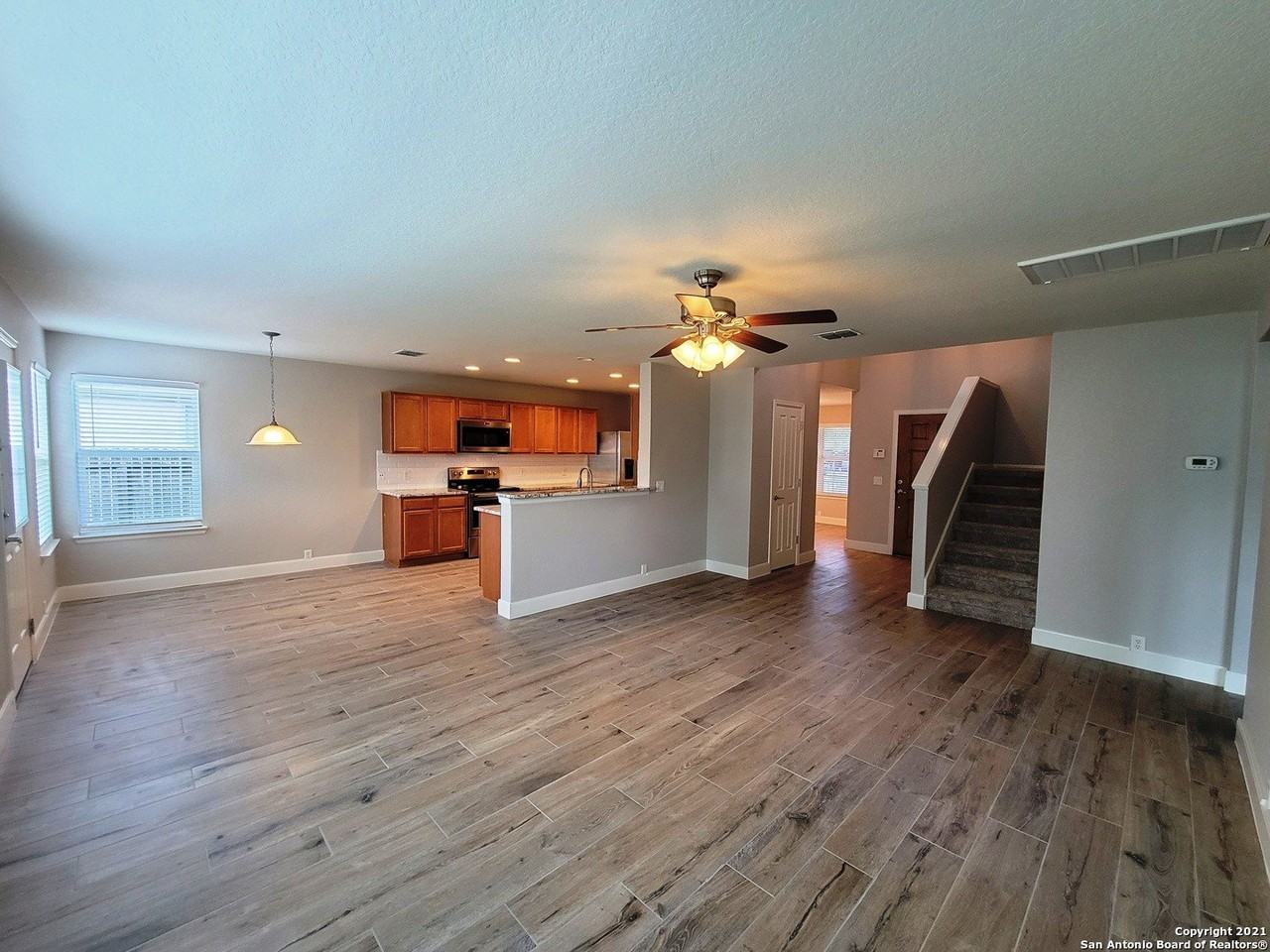 661 Silo St - Photo 5 of 26
