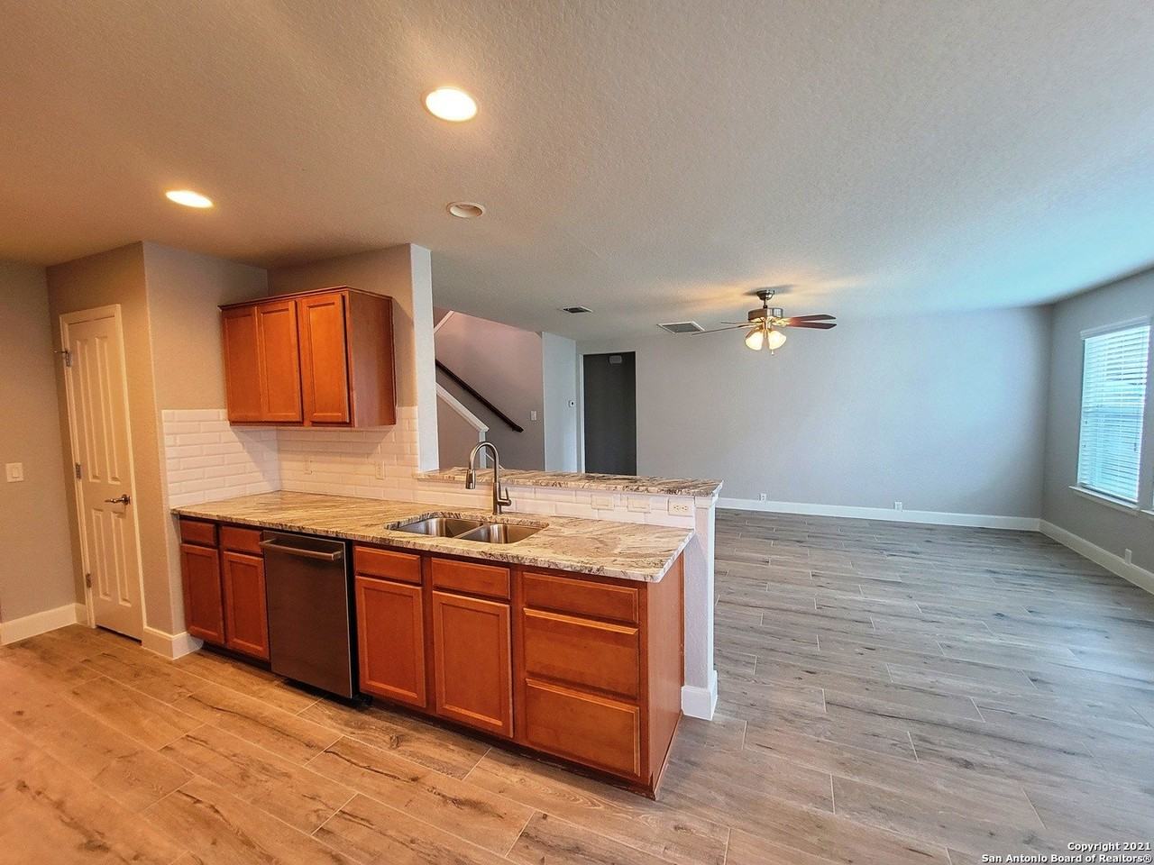 661 Silo St - Photo 6 of 26