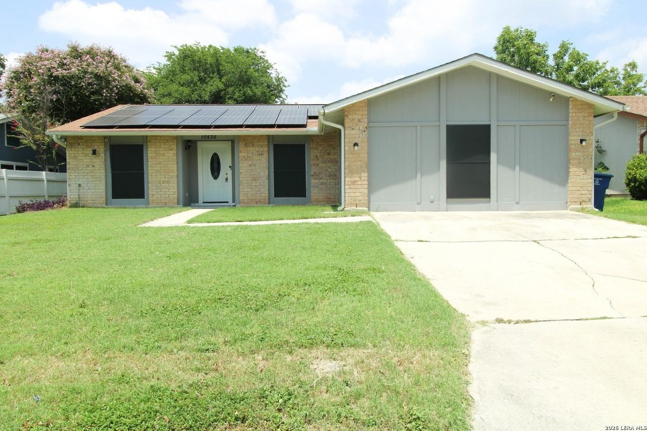 10535 Breeds Hill Dr - Photo 2 of 35