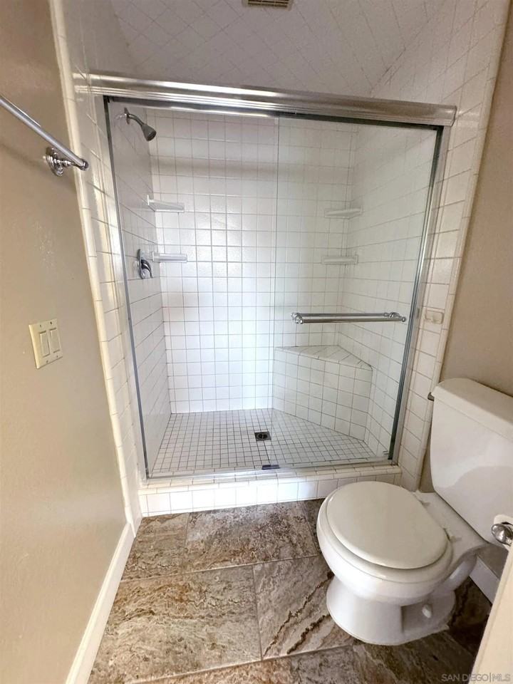2920 Union St #301 - Photo 6 of 18