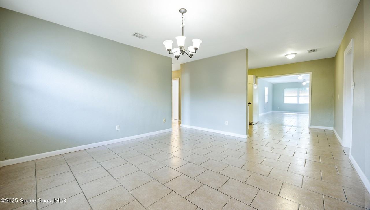 248 Laurel Oak St - Photo 5 of 26