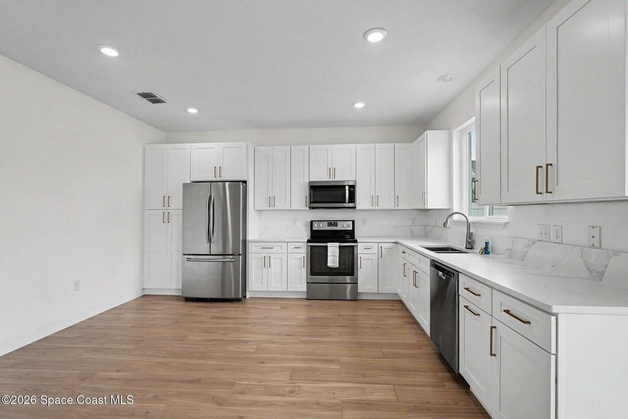 1396 Potenza Dr - Photo 4 of 17