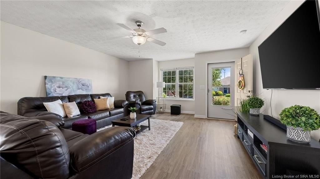 7836 Joseph Dr - Photo 3 of 31