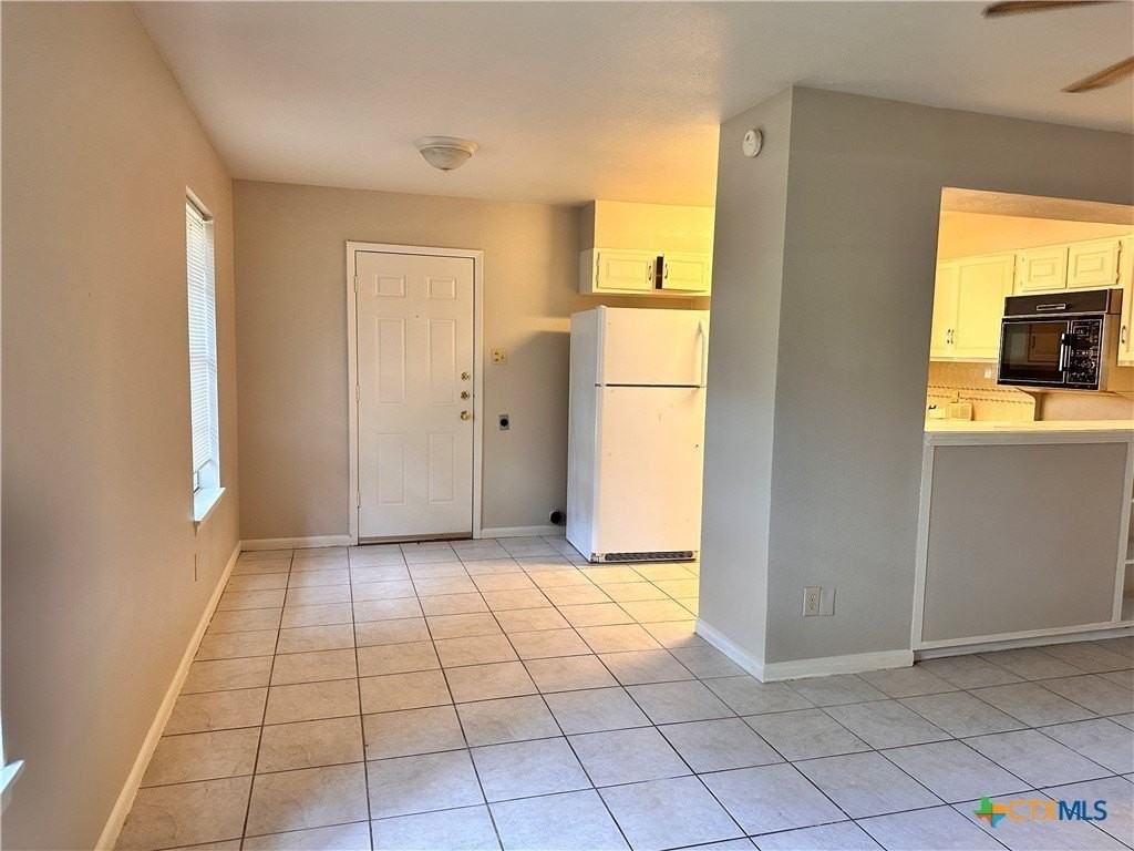1009 Hazelton St - Photo 3 of 19