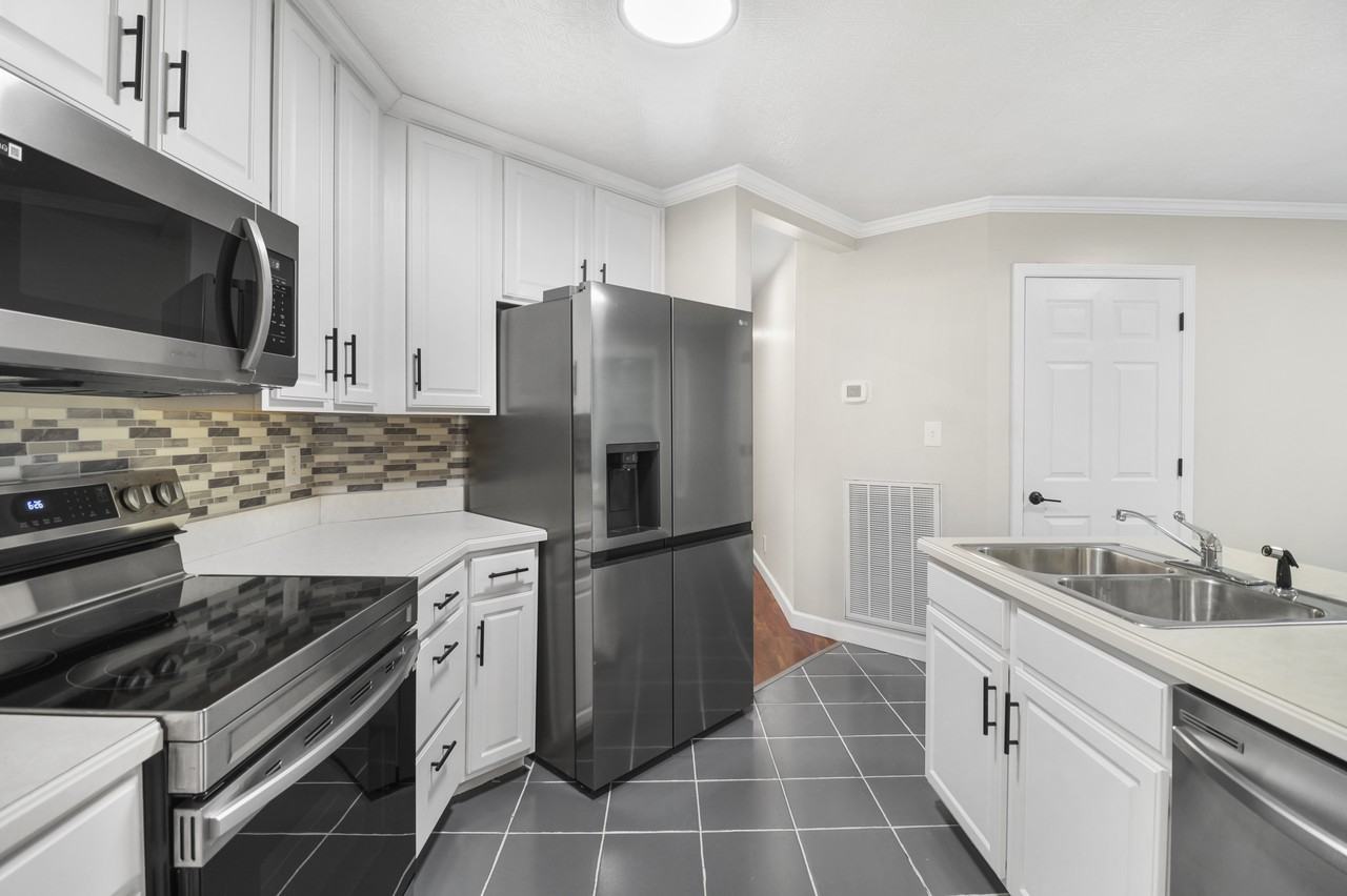 1841 Darlington Dr #1 - Photo 5 of 28