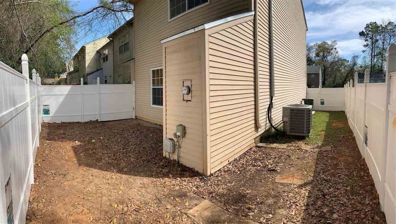 2372 Gregory Dr - Photo 2 of 26