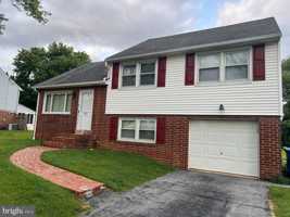 featured image of 2621 Darby Dr
