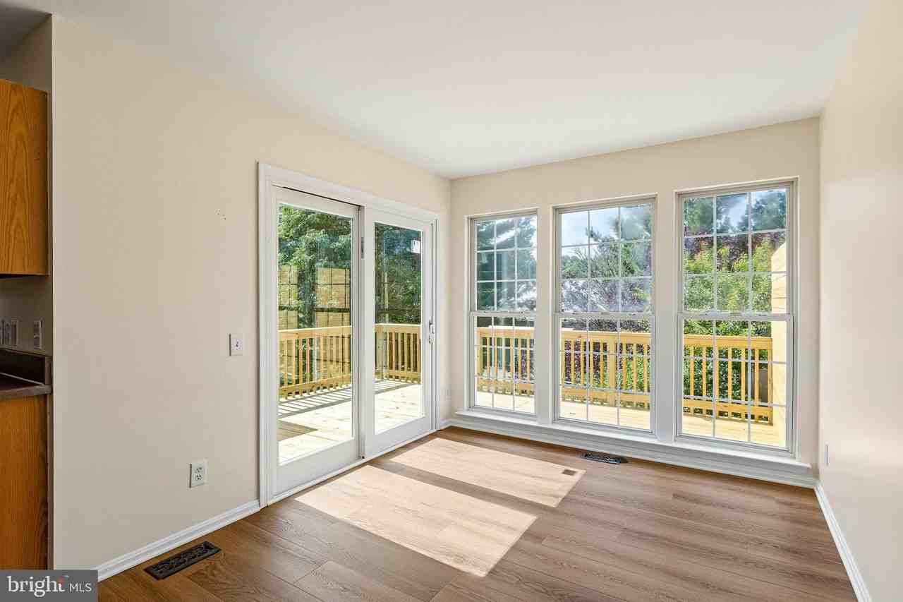 22 Crenshaw Ct - Photo 7 of 30