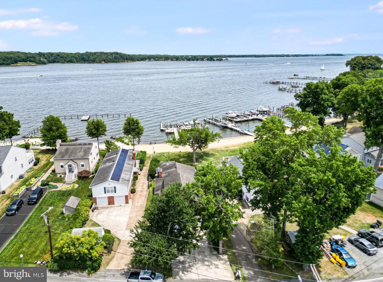 3440 S River Ter - Photo 4 of 43