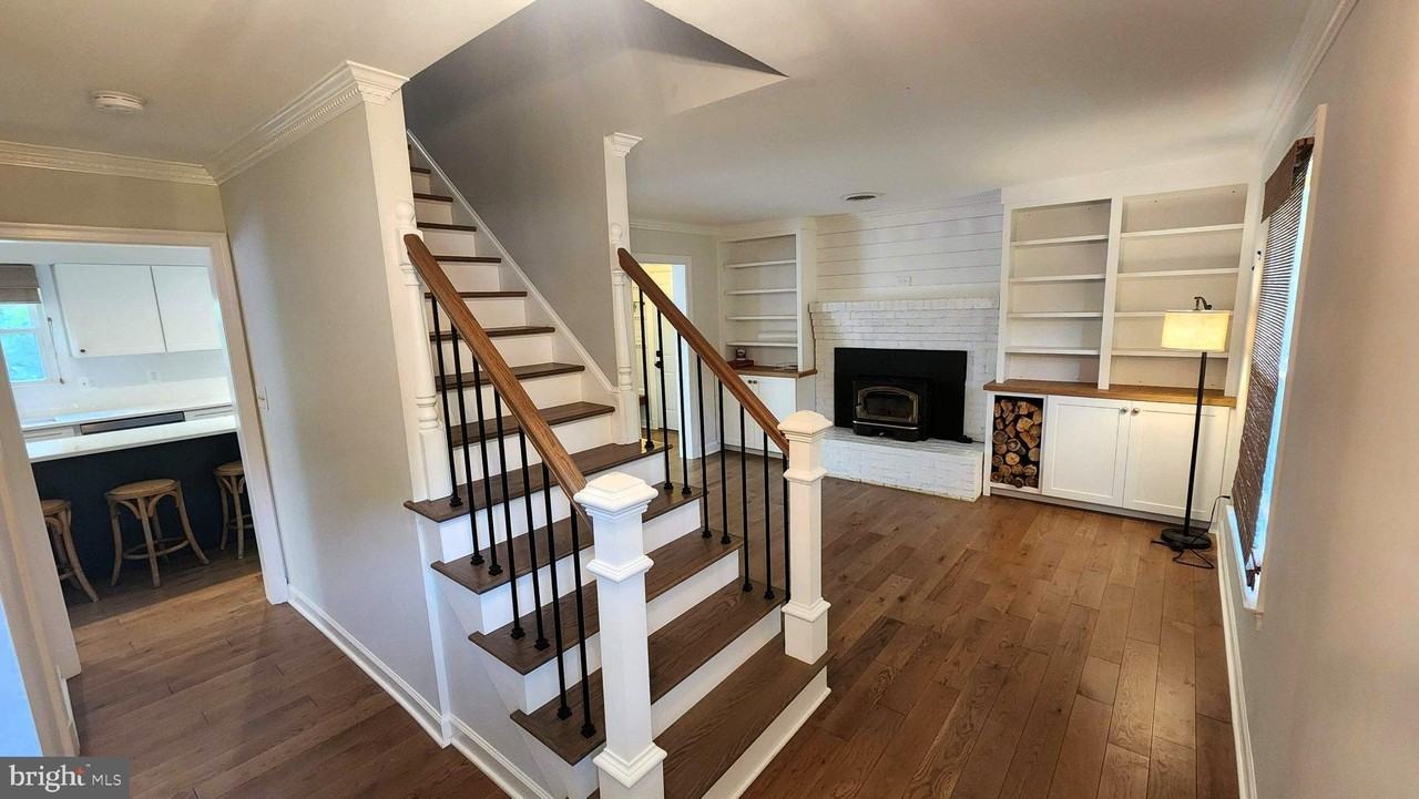 3702 Blueberry Dr - Photo 2 of 35