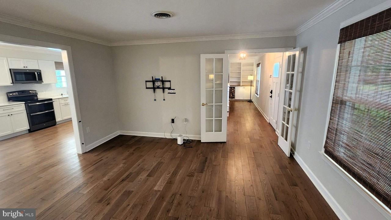 3702 Blueberry Dr - Photo 6 of 35