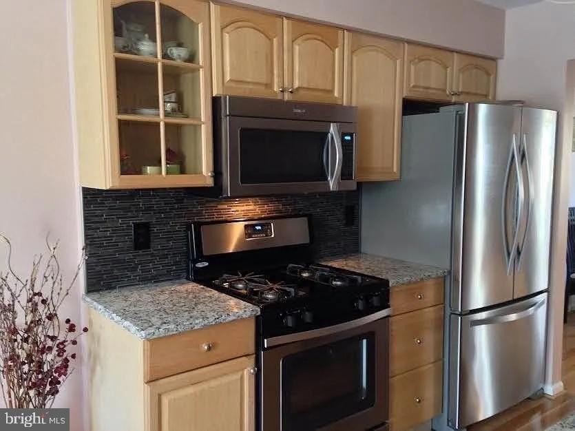 11928 Shagbark Dr - Photo 3 of 18