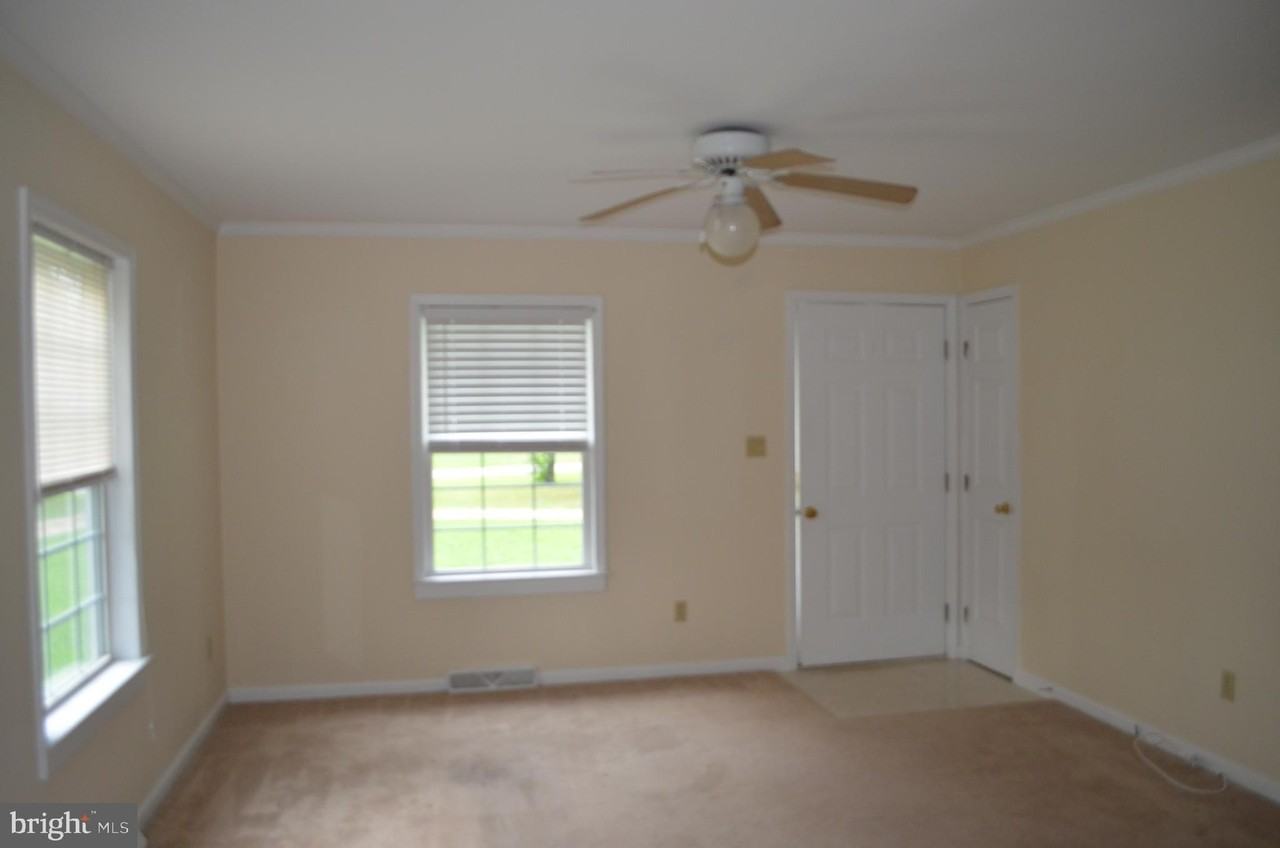 43987 Sandy Bottom Rd - Photo 3 of 5