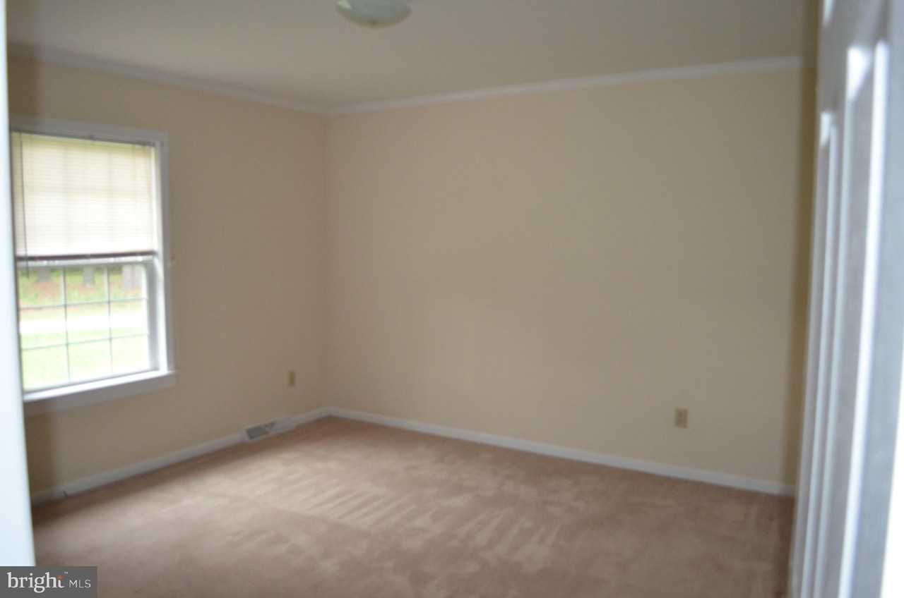 43987 Sandy Bottom Rd - Photo 4 of 5