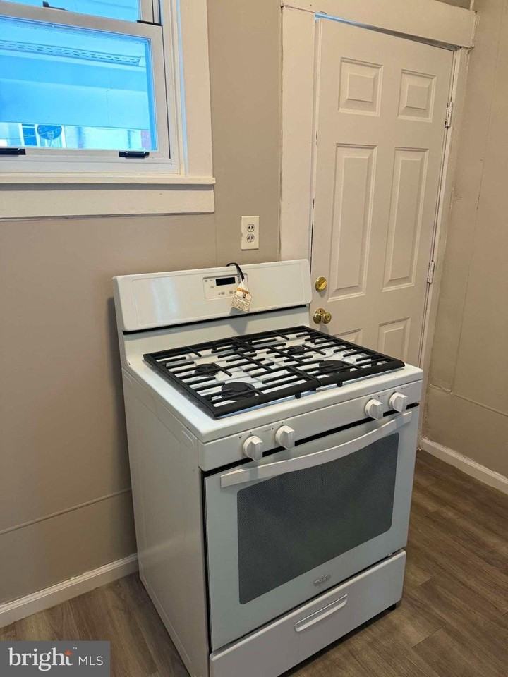 1224 Fidelity St - Photo 5 of 19