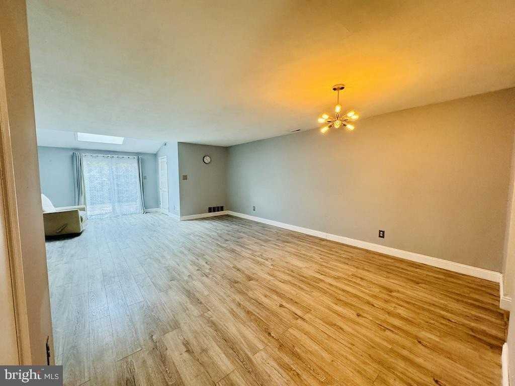 22 Wyckwood Ct - Photo 2 of 21