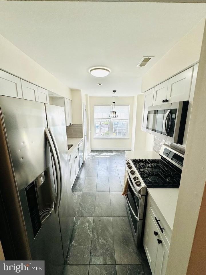 22 Wyckwood Ct - Photo 7 of 21