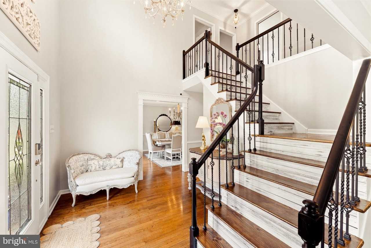 2023 Country Club Dr - Photo 7 of 41