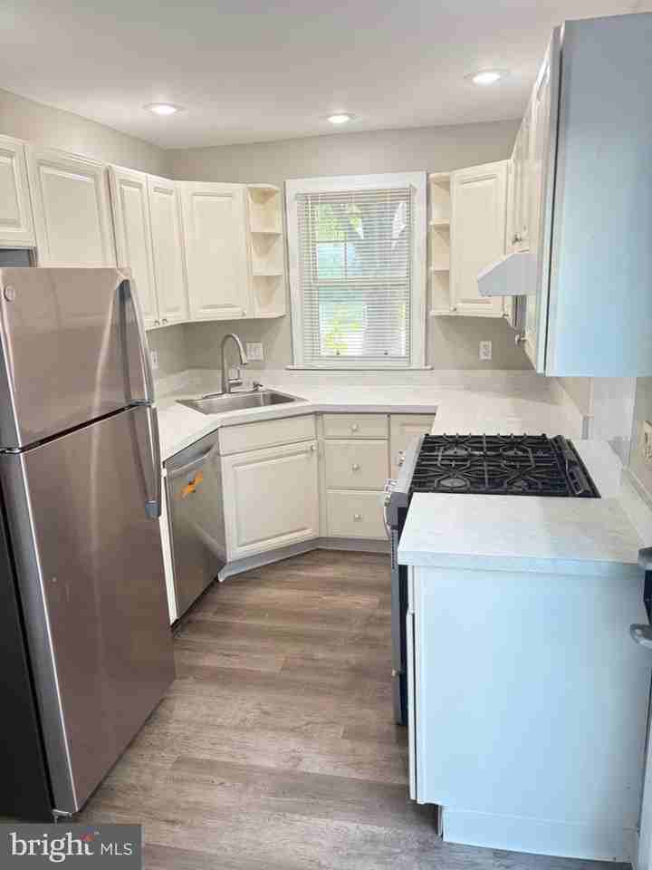 221 Rockingham Rd - Photo 2 of 13