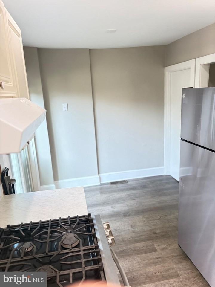 221 Rockingham Rd - Photo 3 of 13