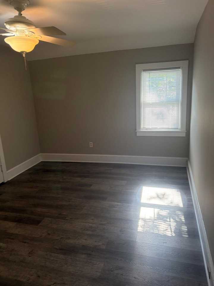 221 Rockingham Rd - Photo 7 of 13
