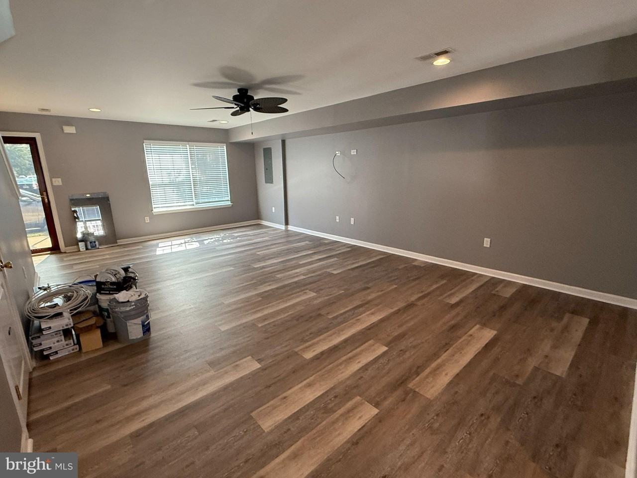 135 S Charlotte St - Photo 4 of 25